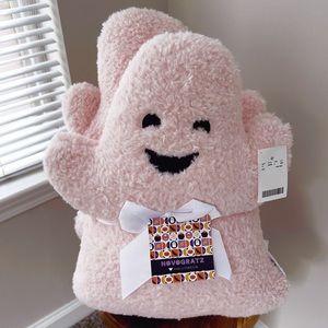 Home Goods Novogratz Pink Ghost Pillows 2-pack Halloween Decor BNWT